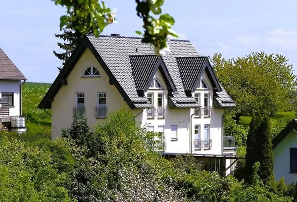 Gaestehaus Waldecker בוס