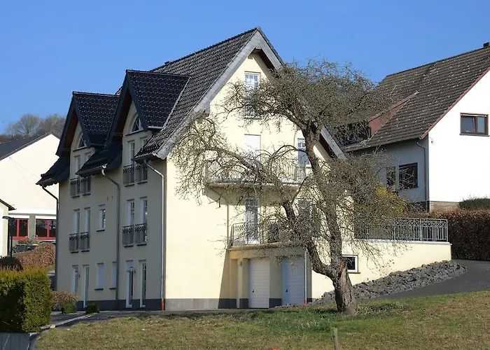 בית הארחה Gaestehaus Waldecker